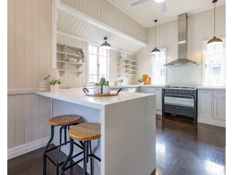 65 Cedar Street, Greenslopes QLD 4120