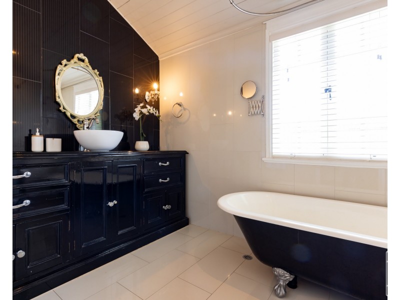 65 Cedar Street, Greenslopes QLD 4120