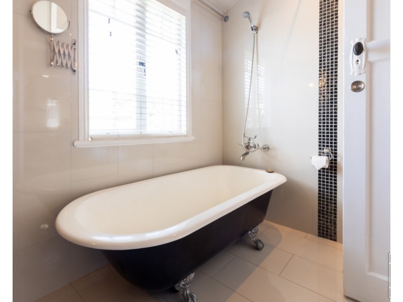 65 Cedar Street, Greenslopes QLD 4120