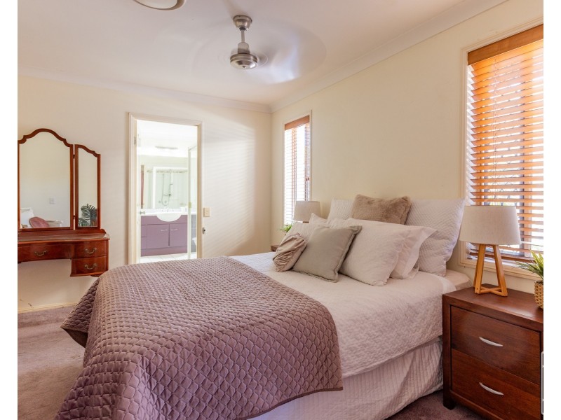 54 The Esplanade, Forest Lake QLD 4078