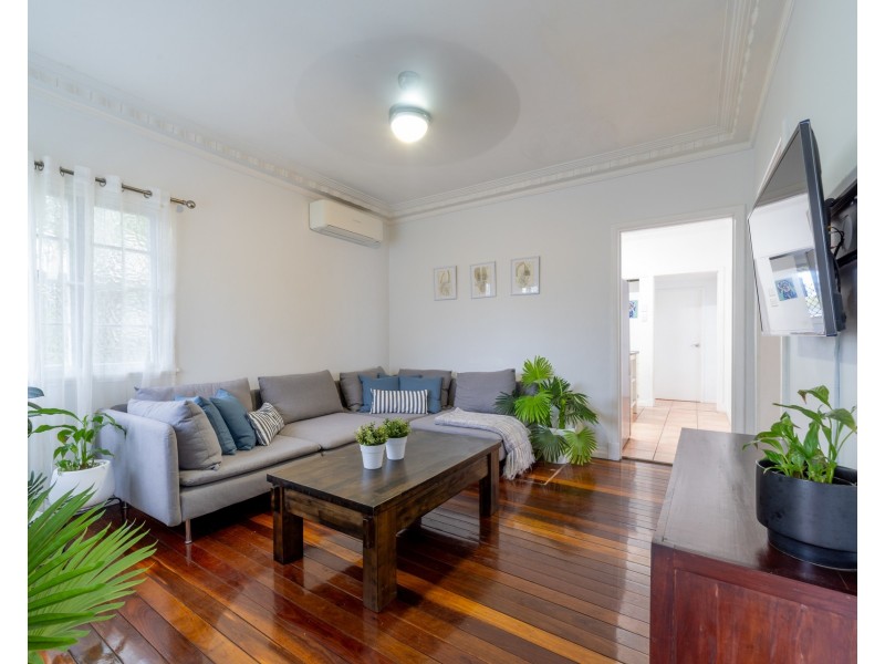 303 Preston Road, Wynnum West QLD 4178