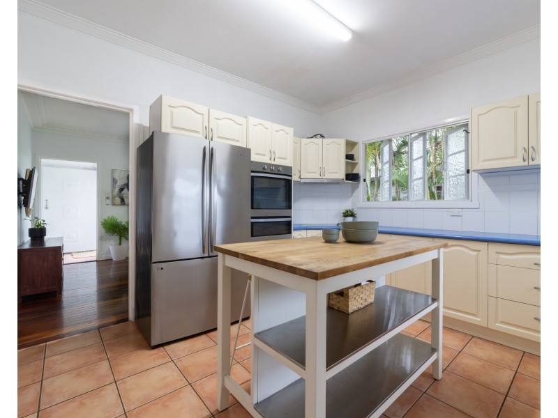 303 Preston Road, Wynnum West QLD 4178