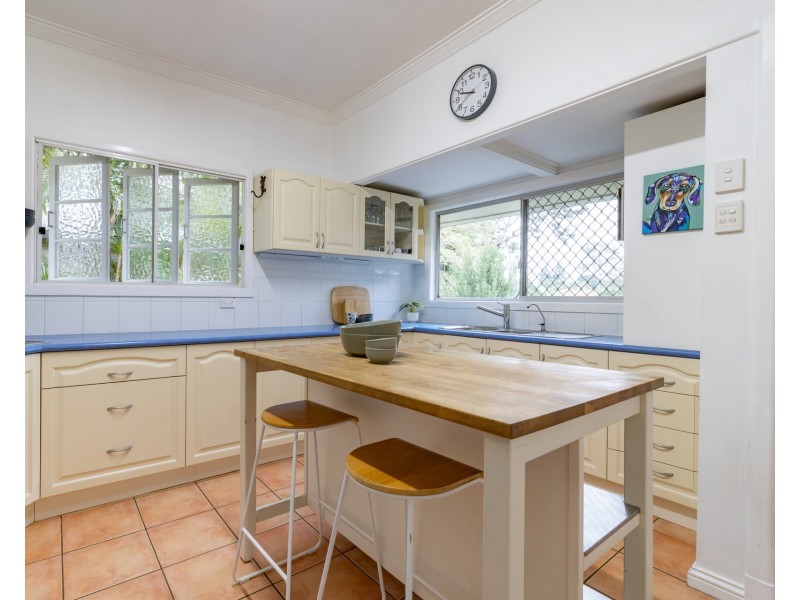 303 Preston Road, Wynnum West QLD 4178