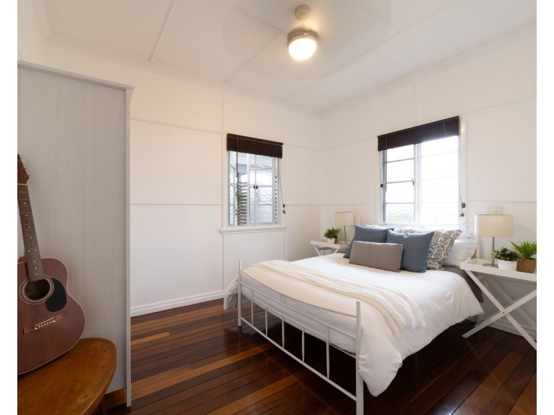 303 Preston Road, Wynnum West QLD 4178