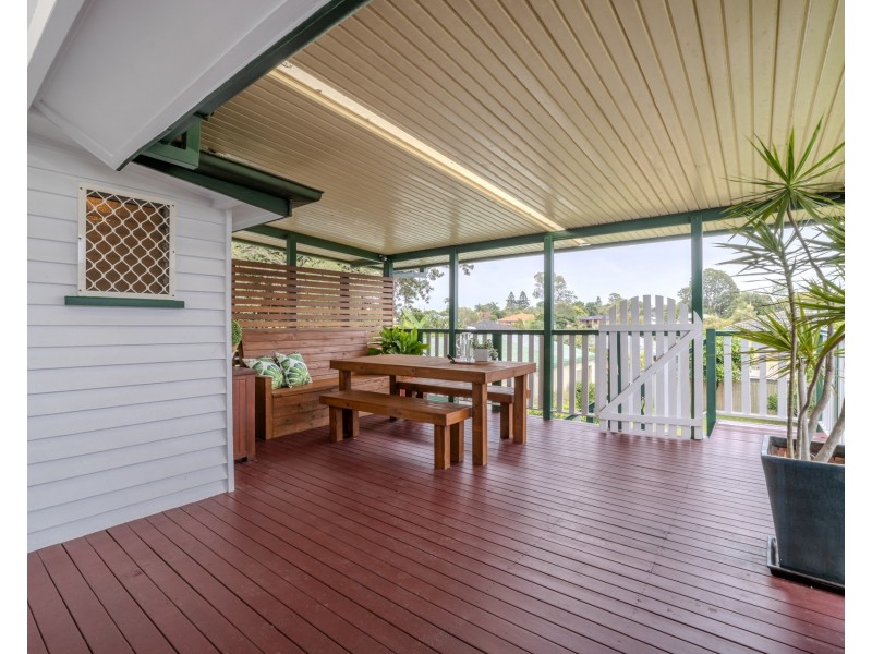 303 Preston Road, Wynnum West QLD 4178