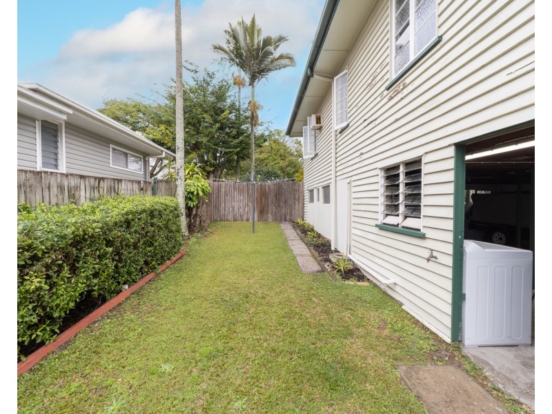 303 Preston Road, Wynnum West QLD 4178