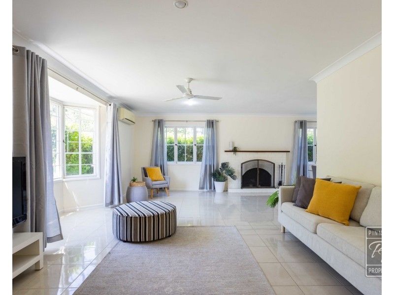 85 Kilkivan Avenue, Kenmore QLD 4069