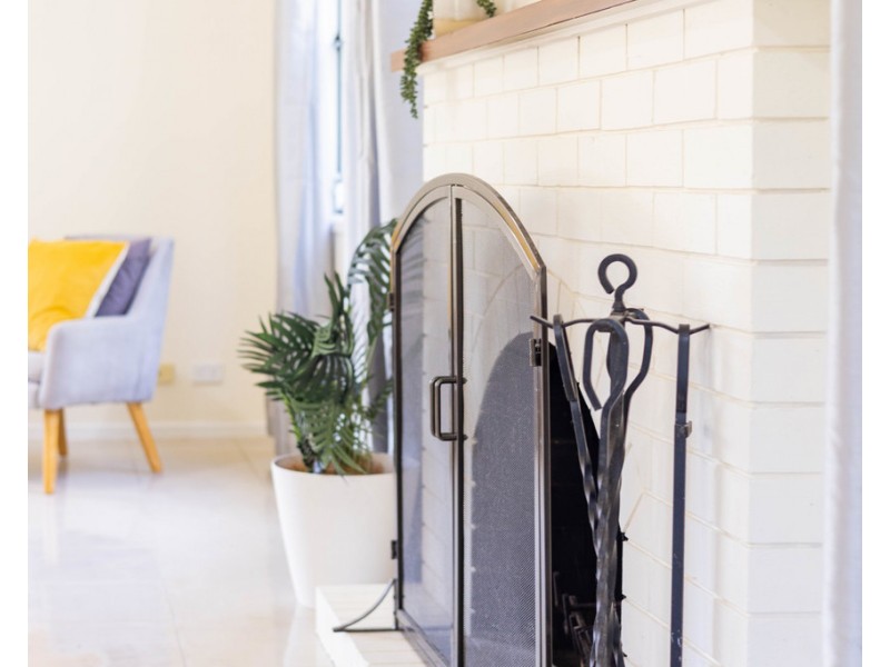 85 Kilkivan Avenue, Kenmore QLD 4069