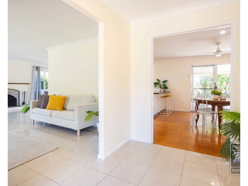 85 Kilkivan Avenue, Kenmore QLD 4069