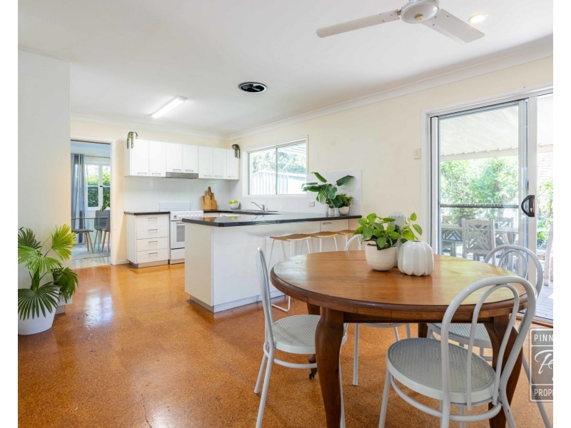 85 Kilkivan Avenue, Kenmore QLD 4069
