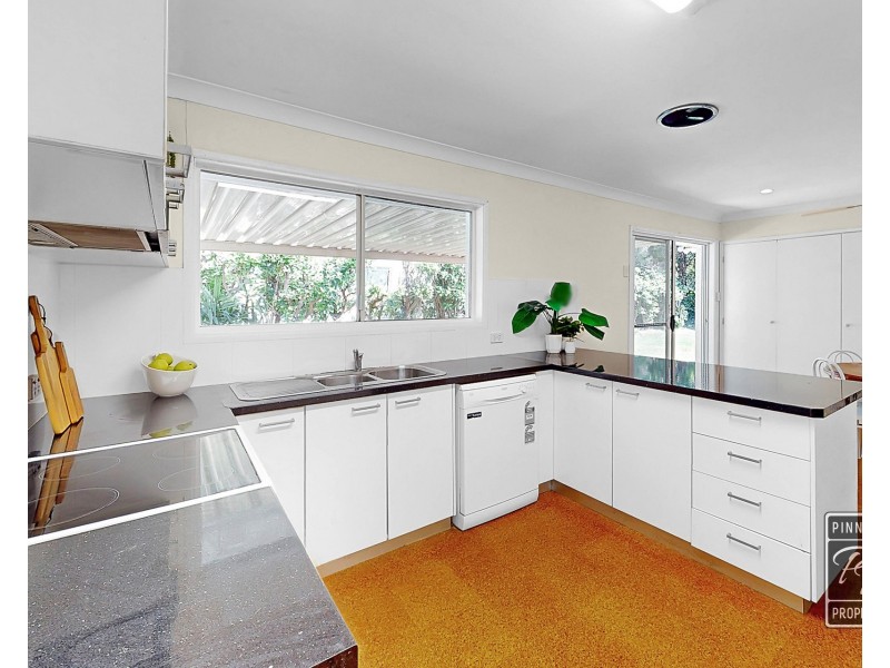 85 Kilkivan Avenue, Kenmore QLD 4069