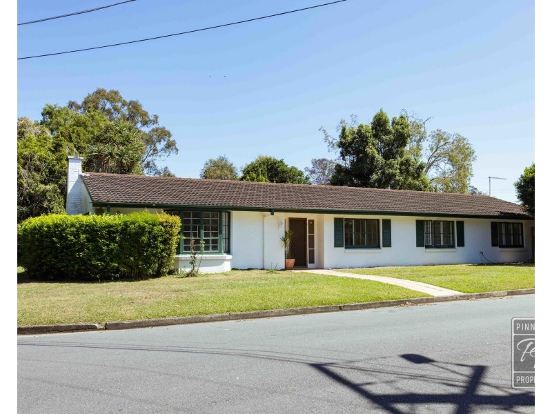 85 Kilkivan Avenue, Kenmore QLD 4069