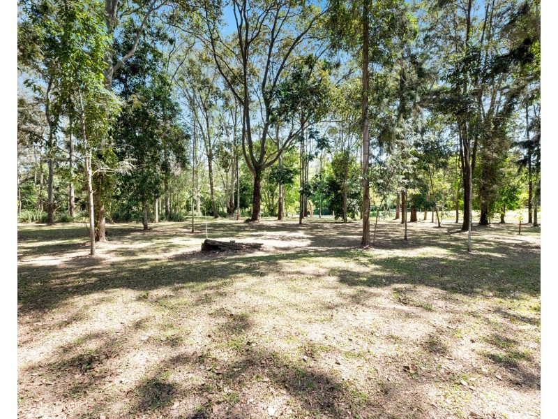 203 Rafting Ground Road, Kenmore Hills QLD 4069