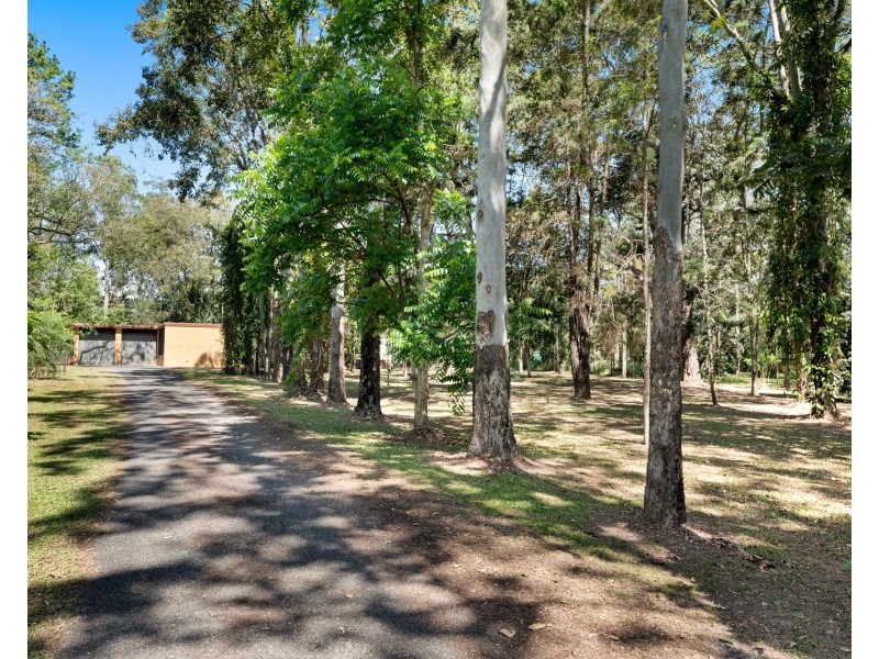 203 Rafting Ground Road, Kenmore Hills QLD 4069