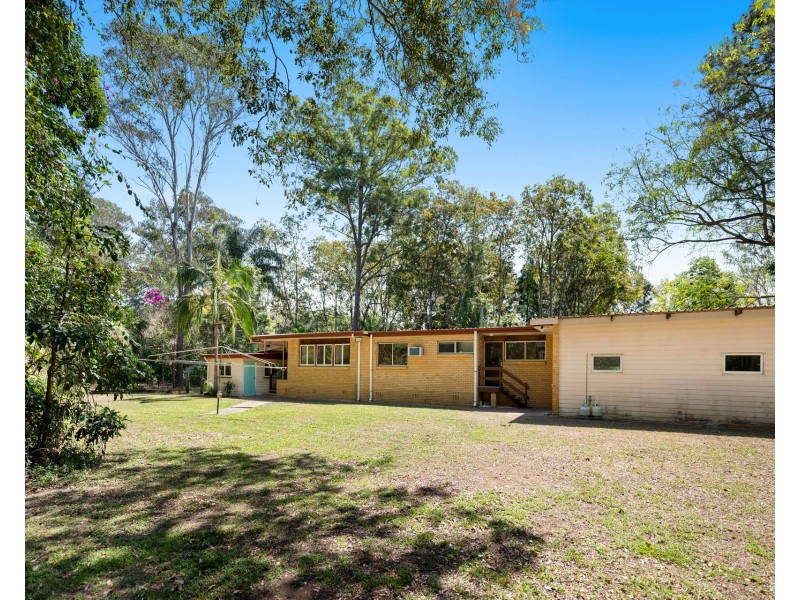 203 Rafting Ground Road, Kenmore Hills QLD 4069