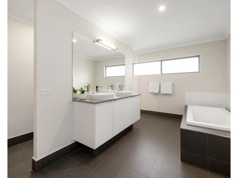 40 Ruthven Street, Corinda QLD 4075
