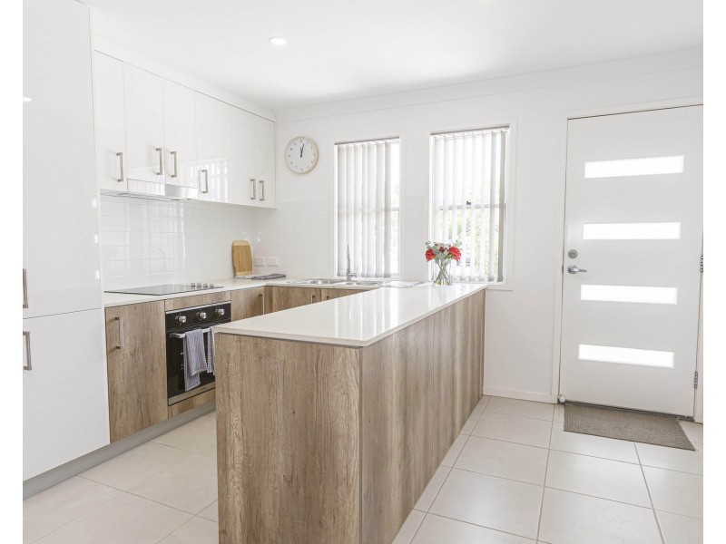 2/22 Alexandra Street, Booval QLD 4304