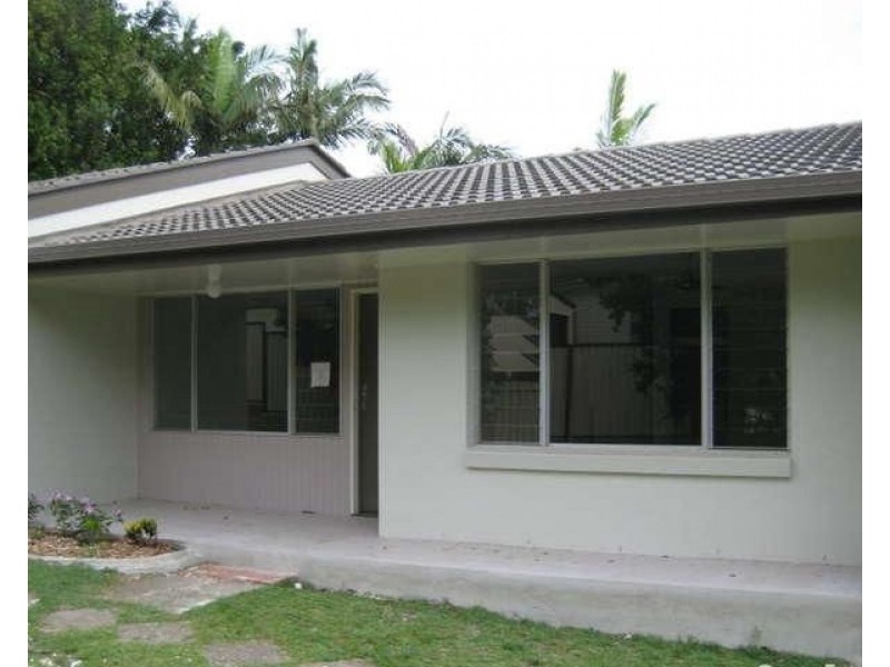 2/4 Melinda Court, Margate QLD 4019