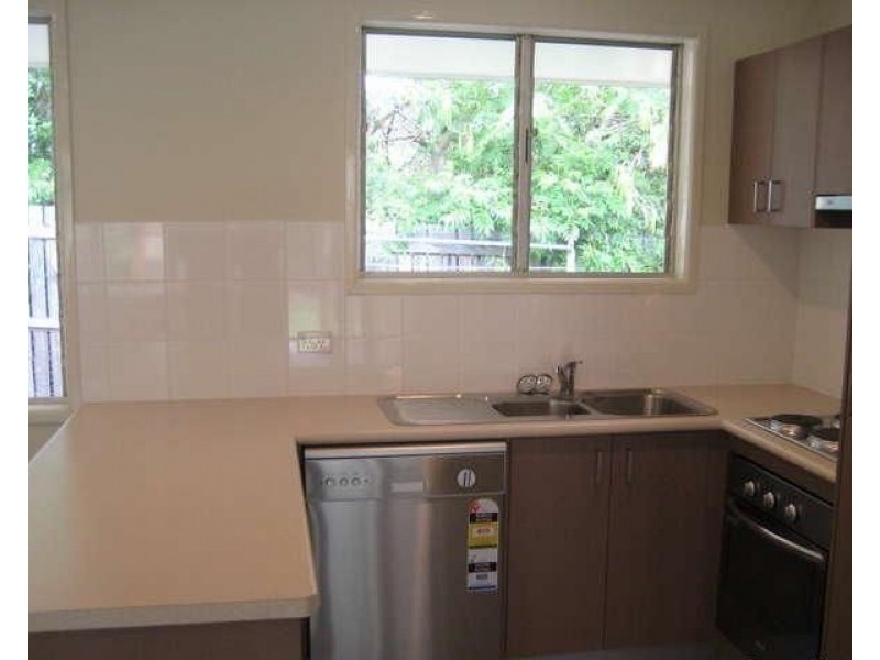 2/4 Melinda Court, Margate QLD 4019