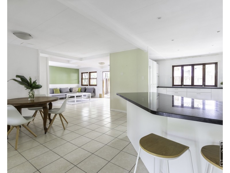 101 Kilkivan Avenue, Kenmore QLD 4069