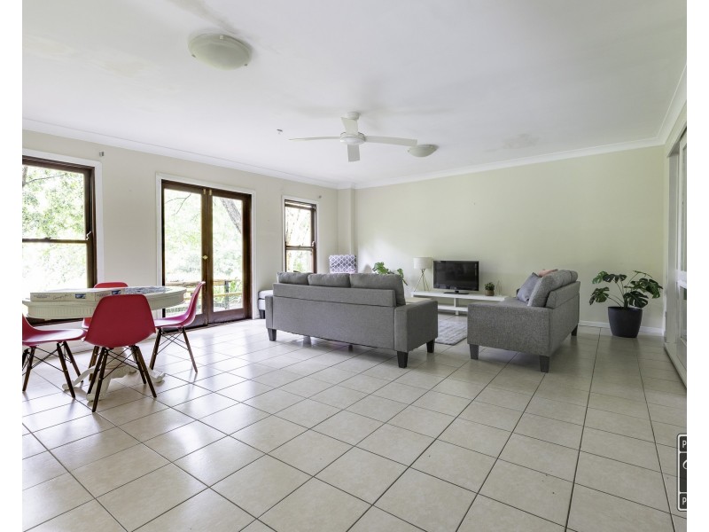 101 Kilkivan Avenue, Kenmore QLD 4069