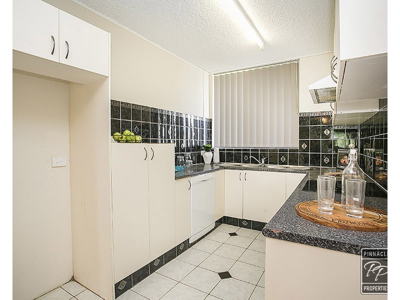 8/415 Esplanade, Manly QLD 4179