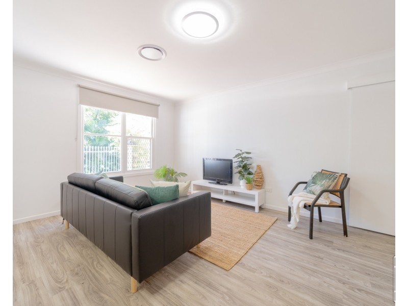 2 Lois Street, Kenmore QLD 4069