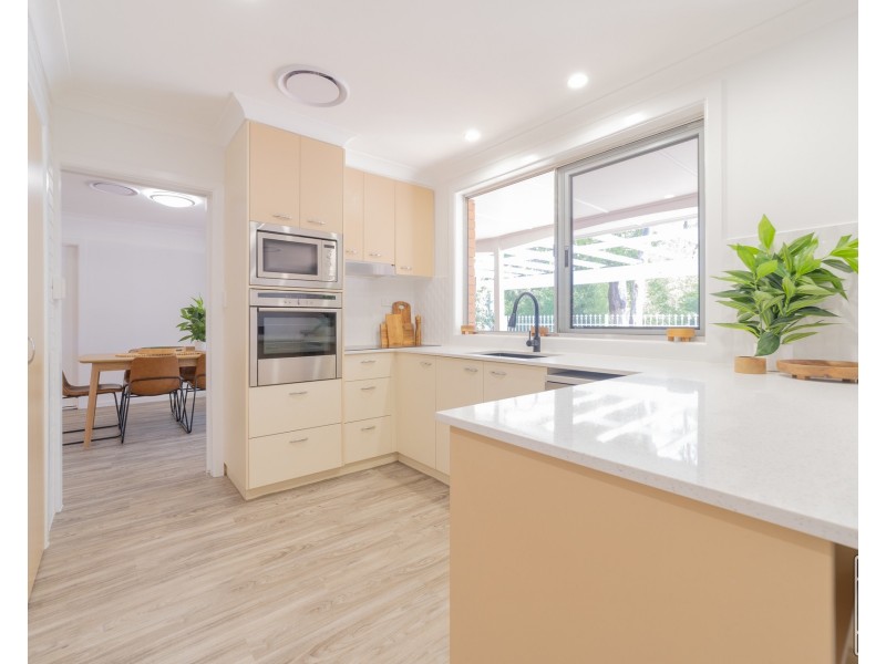 2 Lois Street, Kenmore QLD 4069