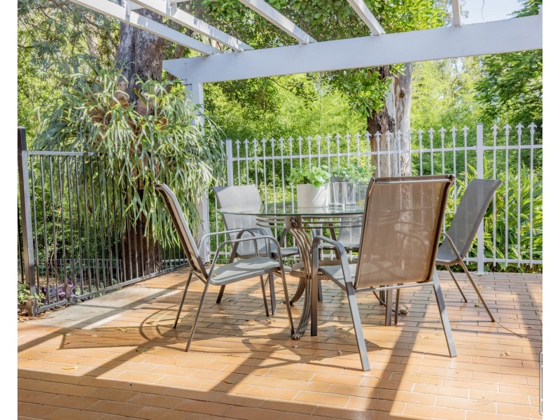 2 Lois Street, Kenmore QLD 4069