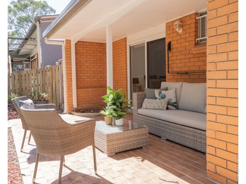 2 Lois Street, Kenmore QLD 4069