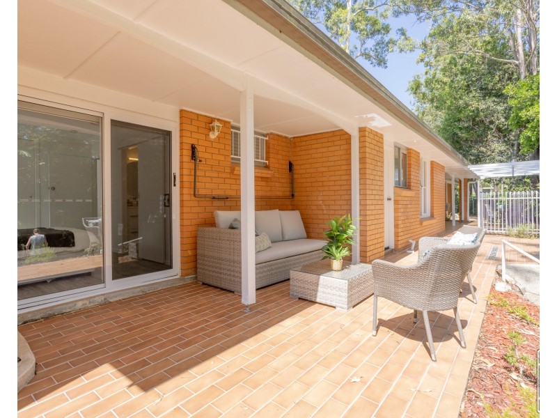 2 Lois Street, Kenmore QLD 4069