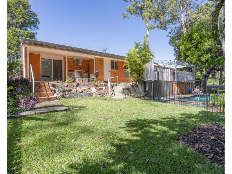 2 Lois Street, Kenmore QLD 4069