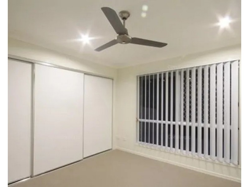 1/4 Gabrielle Court, Kallangur QLD 4503