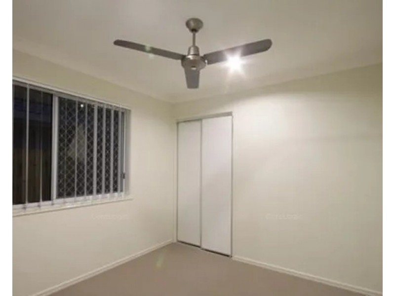 1/4 Gabrielle Court, Kallangur QLD 4503