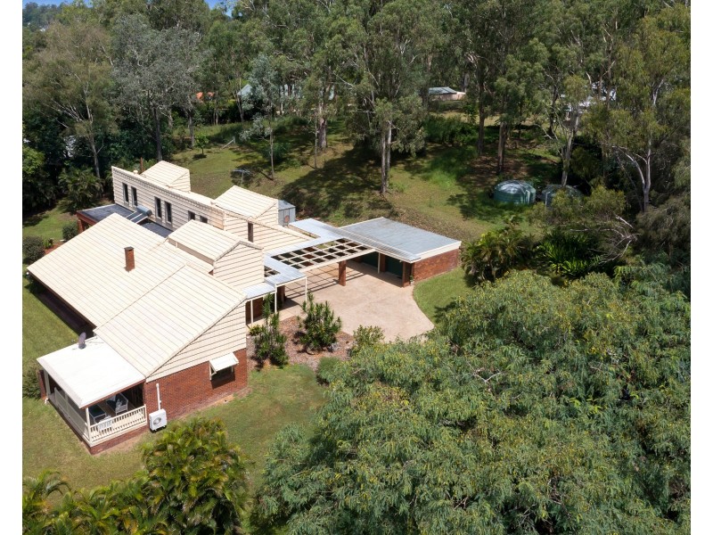 74 Kailua Street, Brookfield QLD 4069