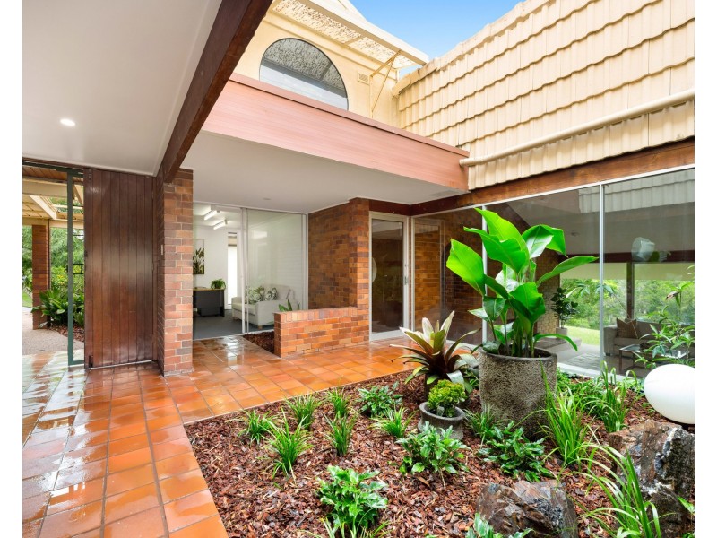 74 Kailua Street, Brookfield QLD 4069