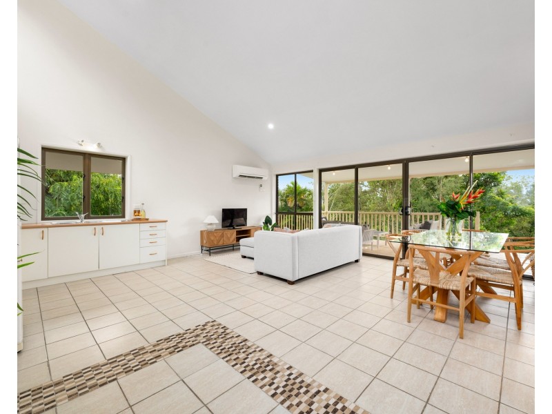 74 Kailua Street, Brookfield QLD 4069