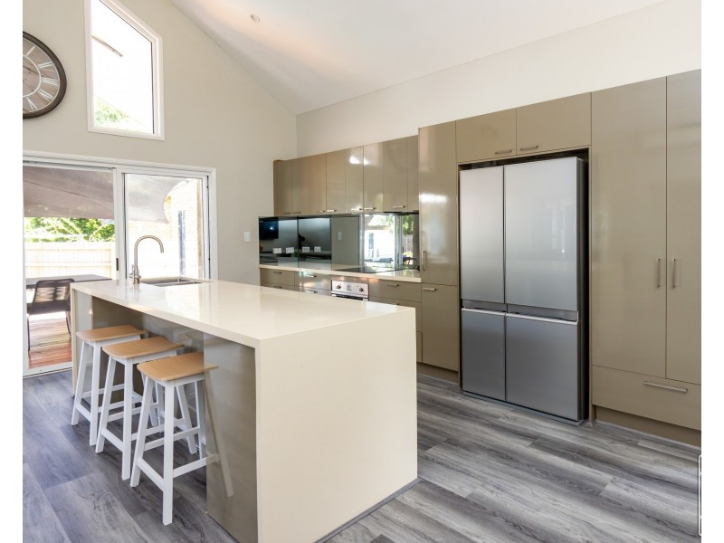 2 Wandoo Court, Karana Downs QLD 4306