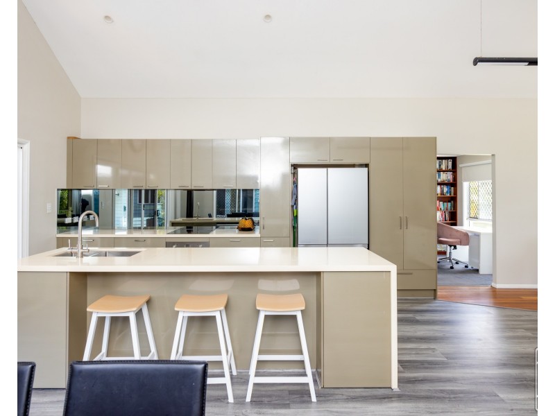 2 Wandoo Court, Karana Downs QLD 4306