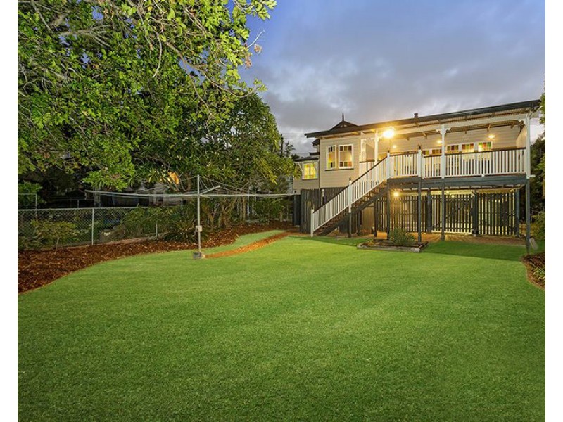 28 Shakespeare Street, Coorparoo QLD 4151