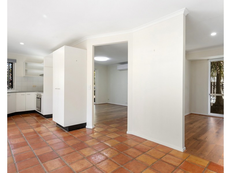 37 McPherson Road, Sinnamon Park QLD 4073