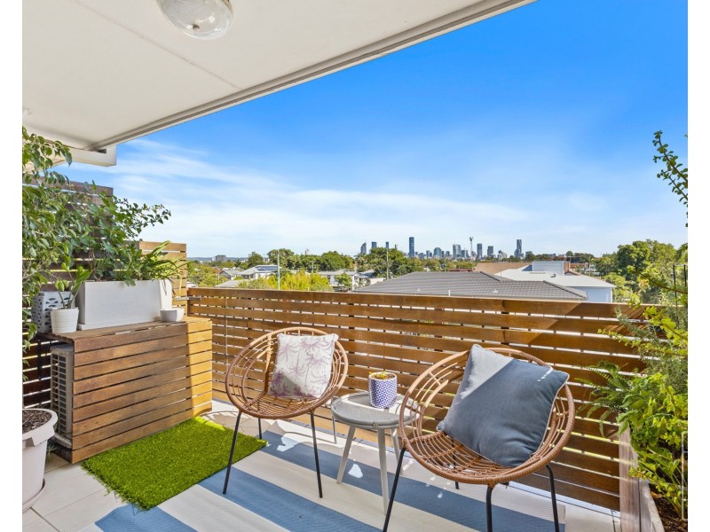 8/108 Cavendish Road, Coorparoo QLD 4151
