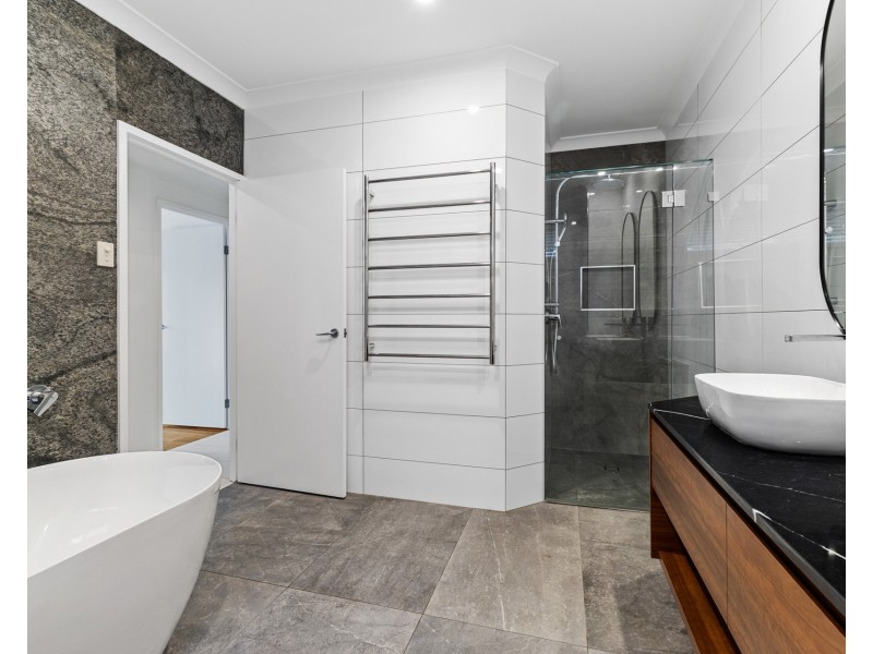 14 Advanx Street, Kenmore Hills QLD 4069