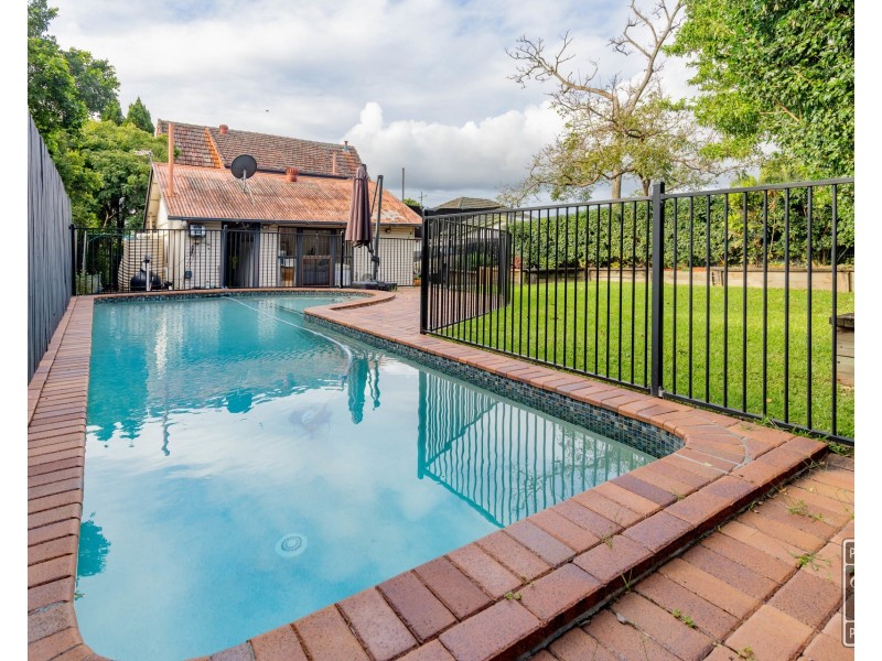 186 Rode Road, Wavell Heights QLD 4012