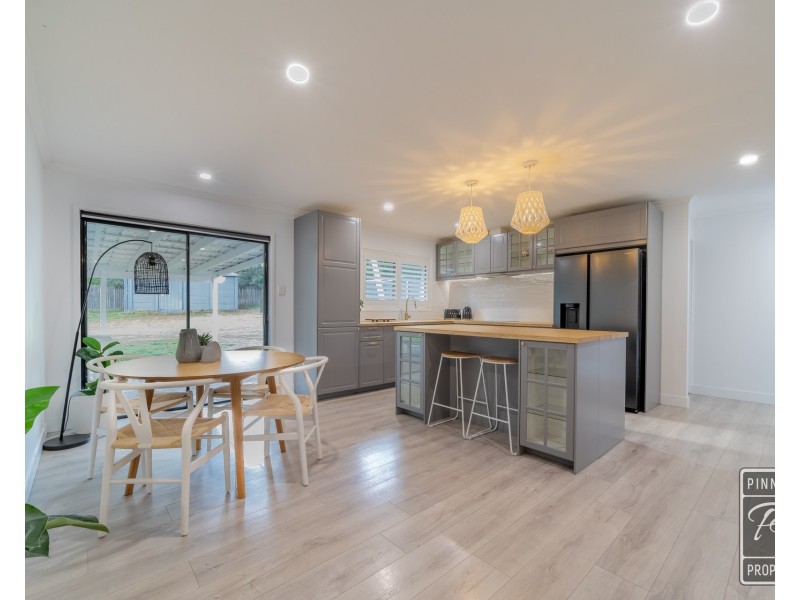 8 Mahonia Street, Bellbowrie QLD 4070