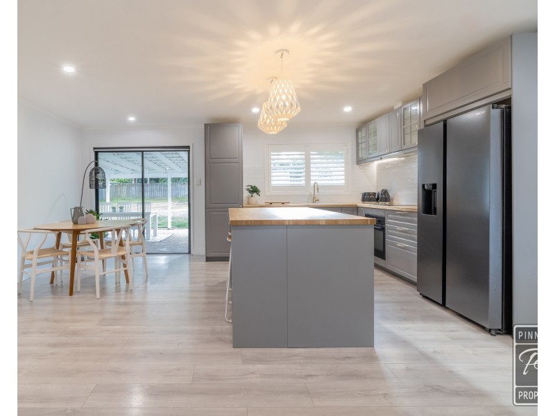 8 Mahonia Street, Bellbowrie QLD 4070