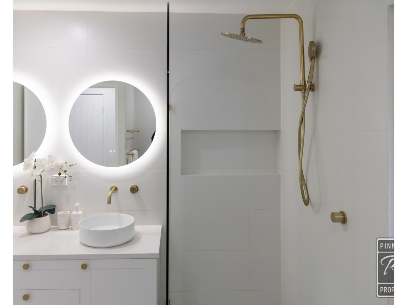 8 Mahonia Street, Bellbowrie QLD 4070