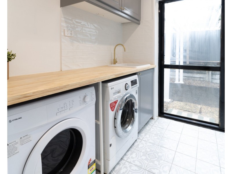 8 Mahonia Street, Bellbowrie QLD 4070