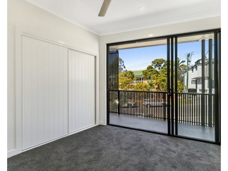 11 Auburn Terrace, Indooroopilly QLD 4068