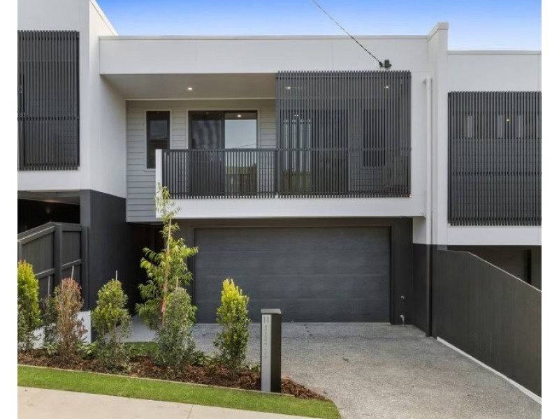 11 Auburn Terrace, Indooroopilly QLD 4068